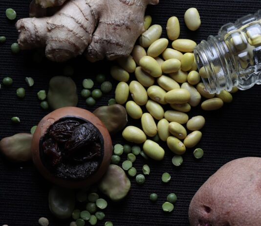 ‘근육 건강’ 새 바람… 작지만 꾸준한 운동·식습관 변화가 핵심 assorted beans and nuts