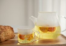 “바쁜 일상 속 건강 챙기기, 작은 습관이 만드는 큰 변화” clear glass pitcher with yellow liquid
