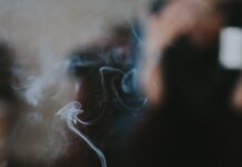 일상 속 마음 건강 챙기기, 작지만 꾸준한 변화가 답 toothpick on popsickle stick