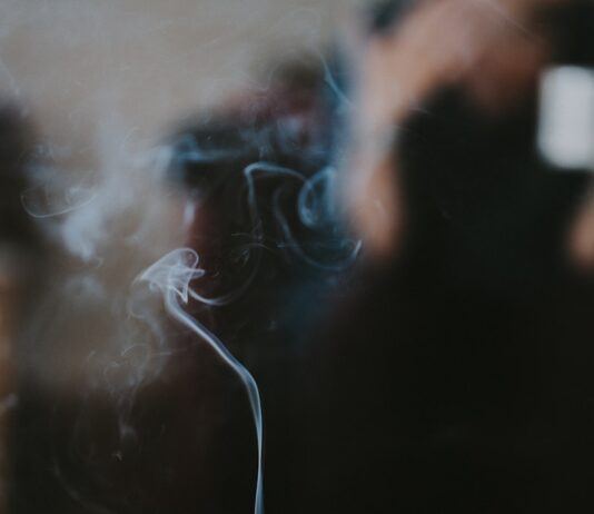 일상 속 마음 건강 챙기기, 작지만 꾸준한 변화가 답 toothpick on popsickle stick